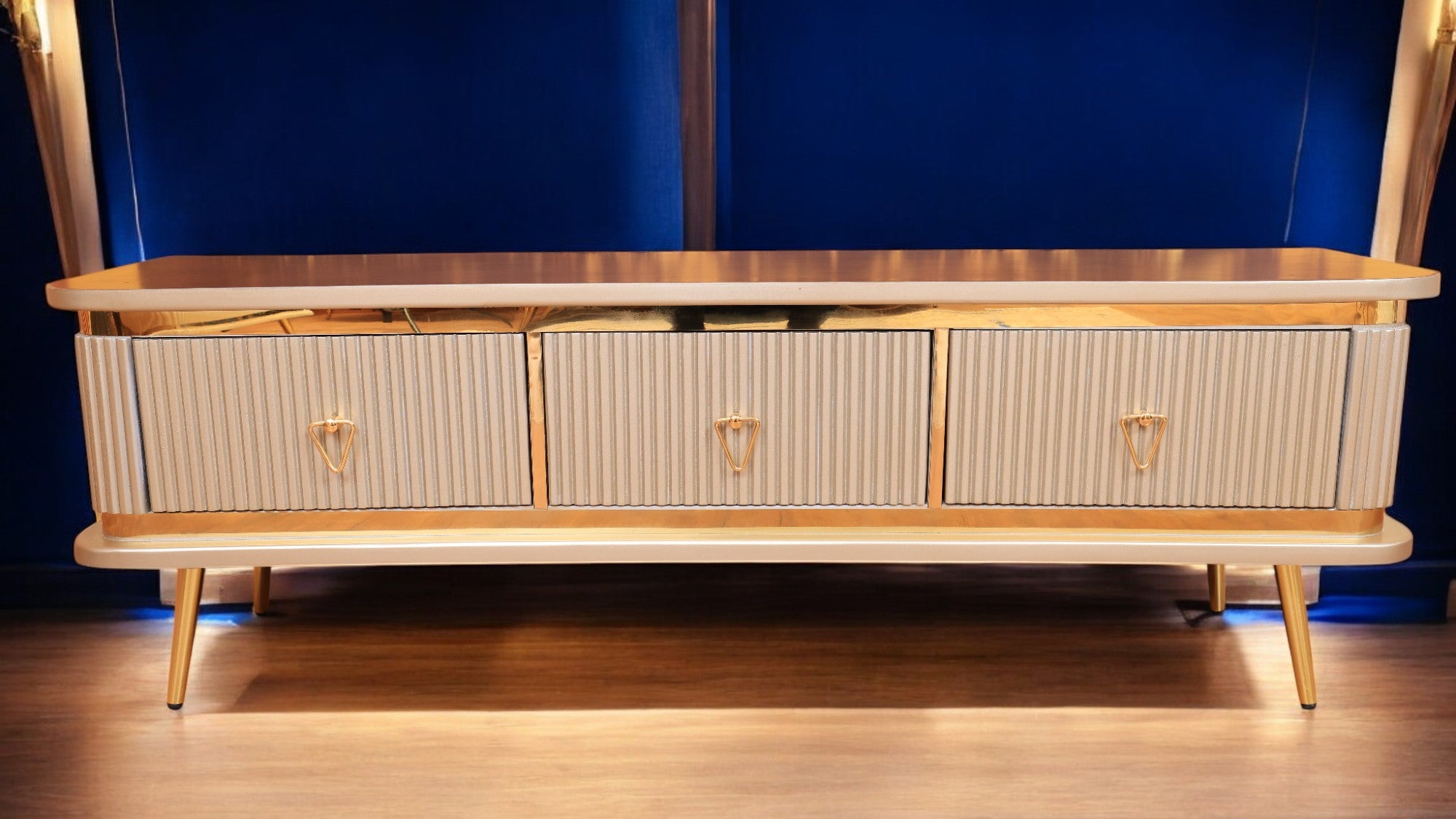 ترابيزة تليفزيون 148