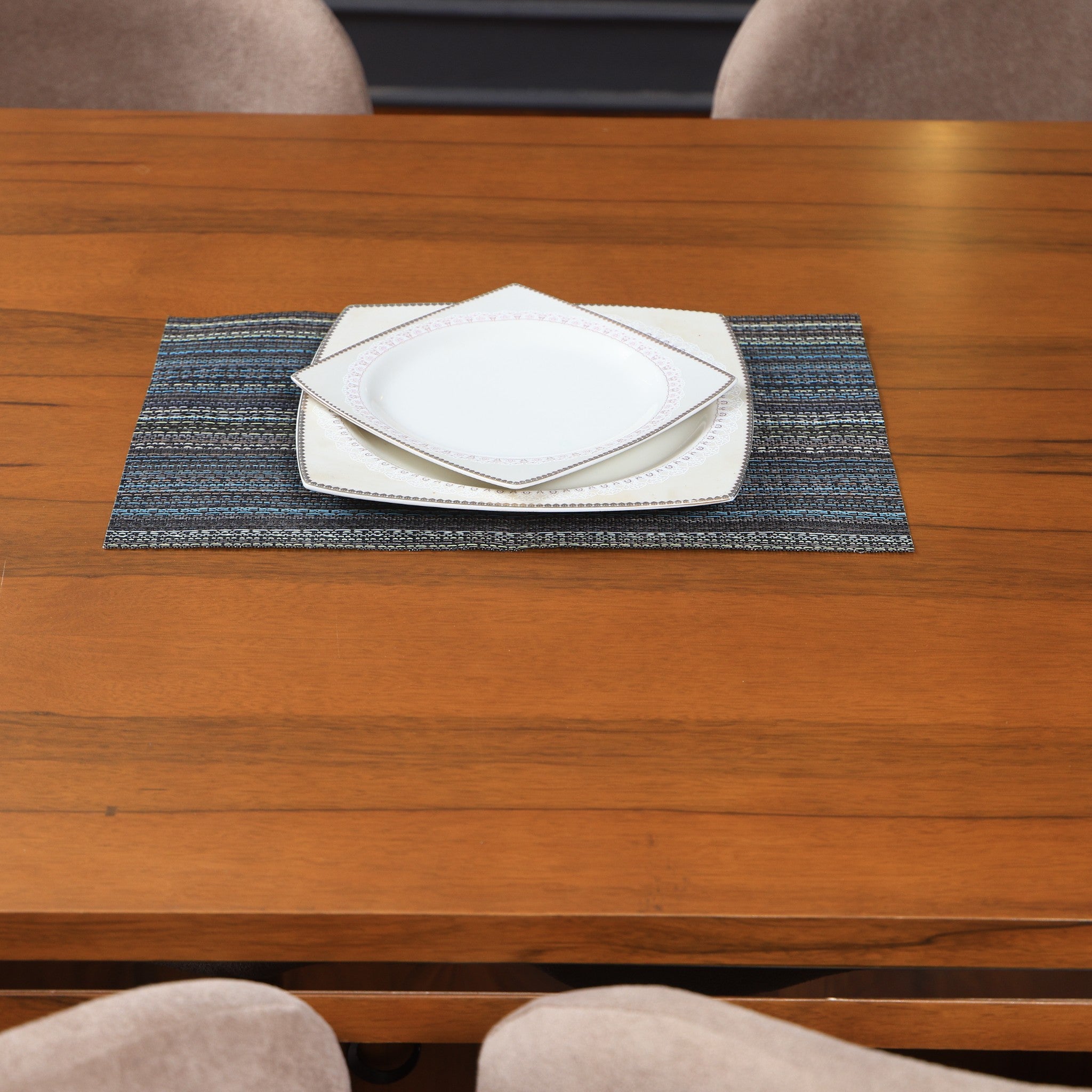 ترابيزة سفرة 668