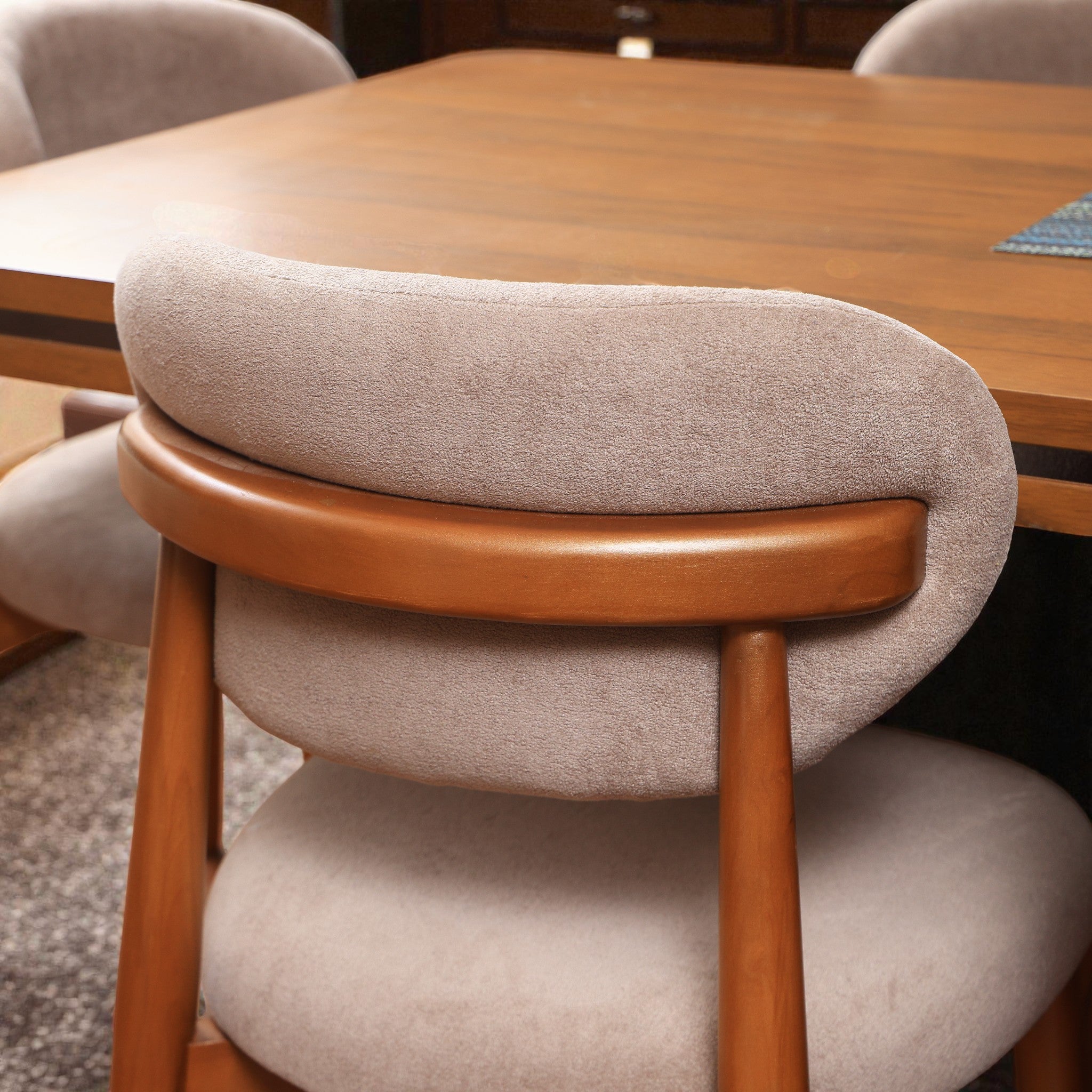 ترابيزة سفرة 668