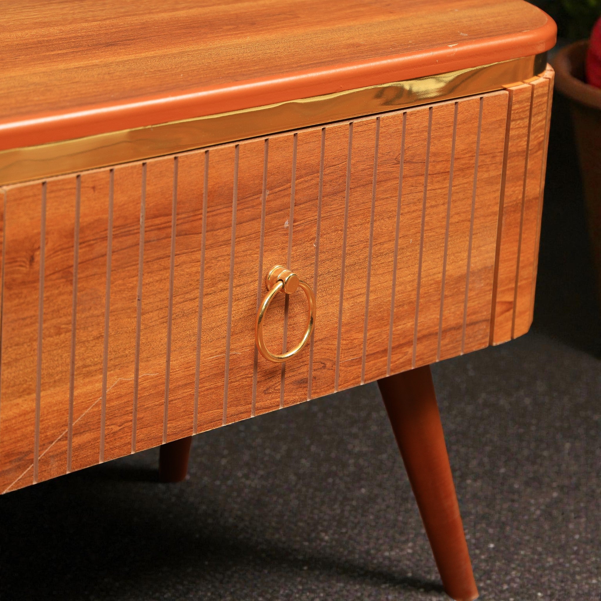 ترابيزة تليفزيون 204