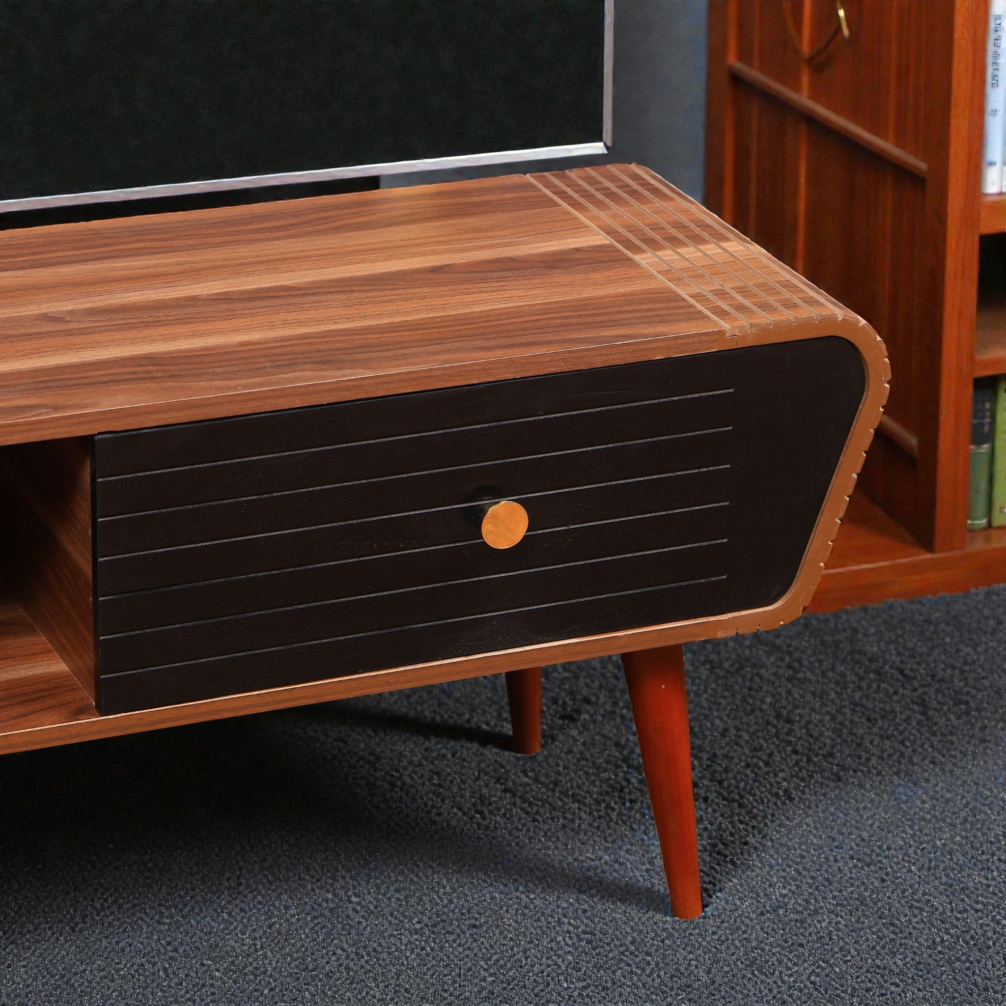 ترابيزة تليفزيون 205