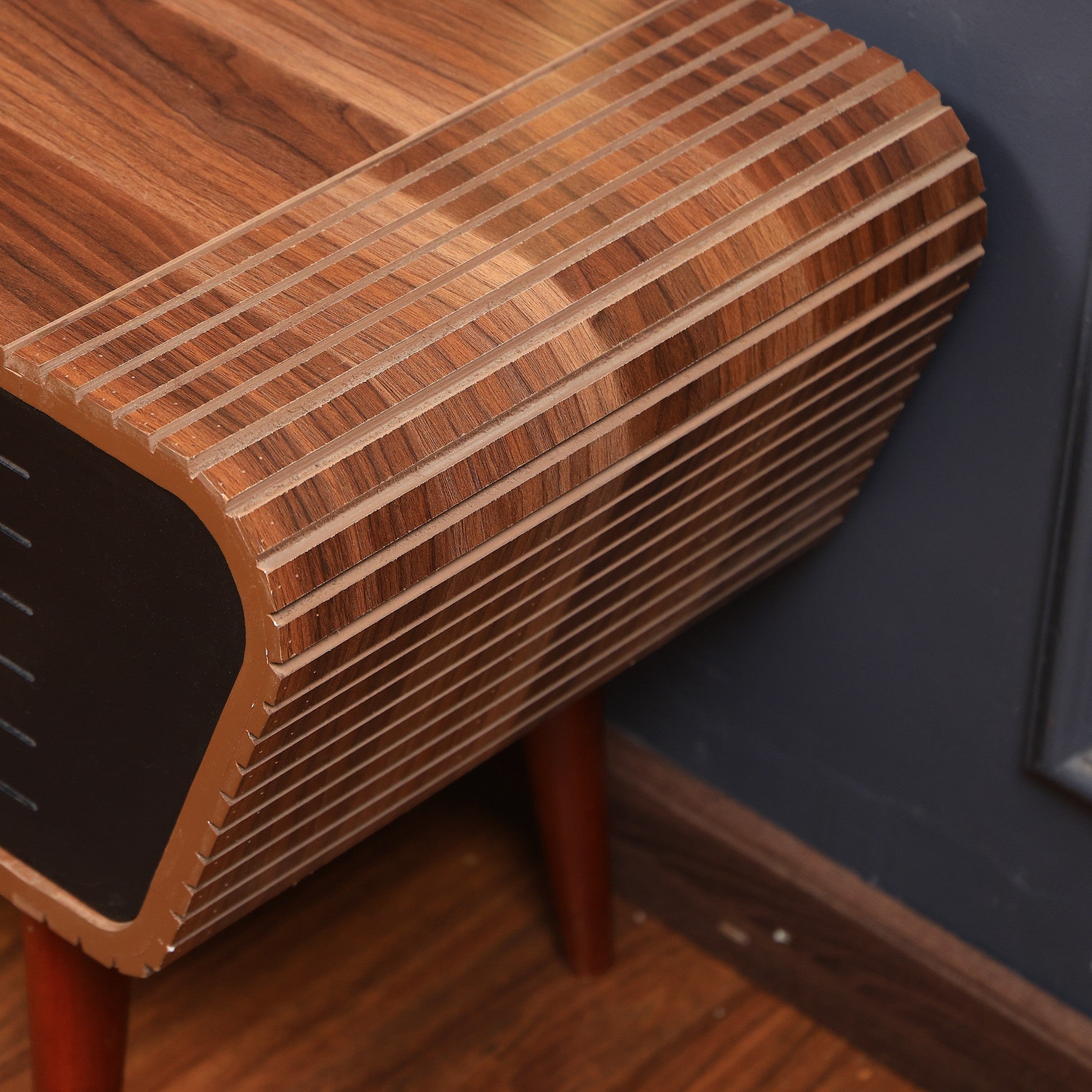 ترابيزة تليفزيون 205