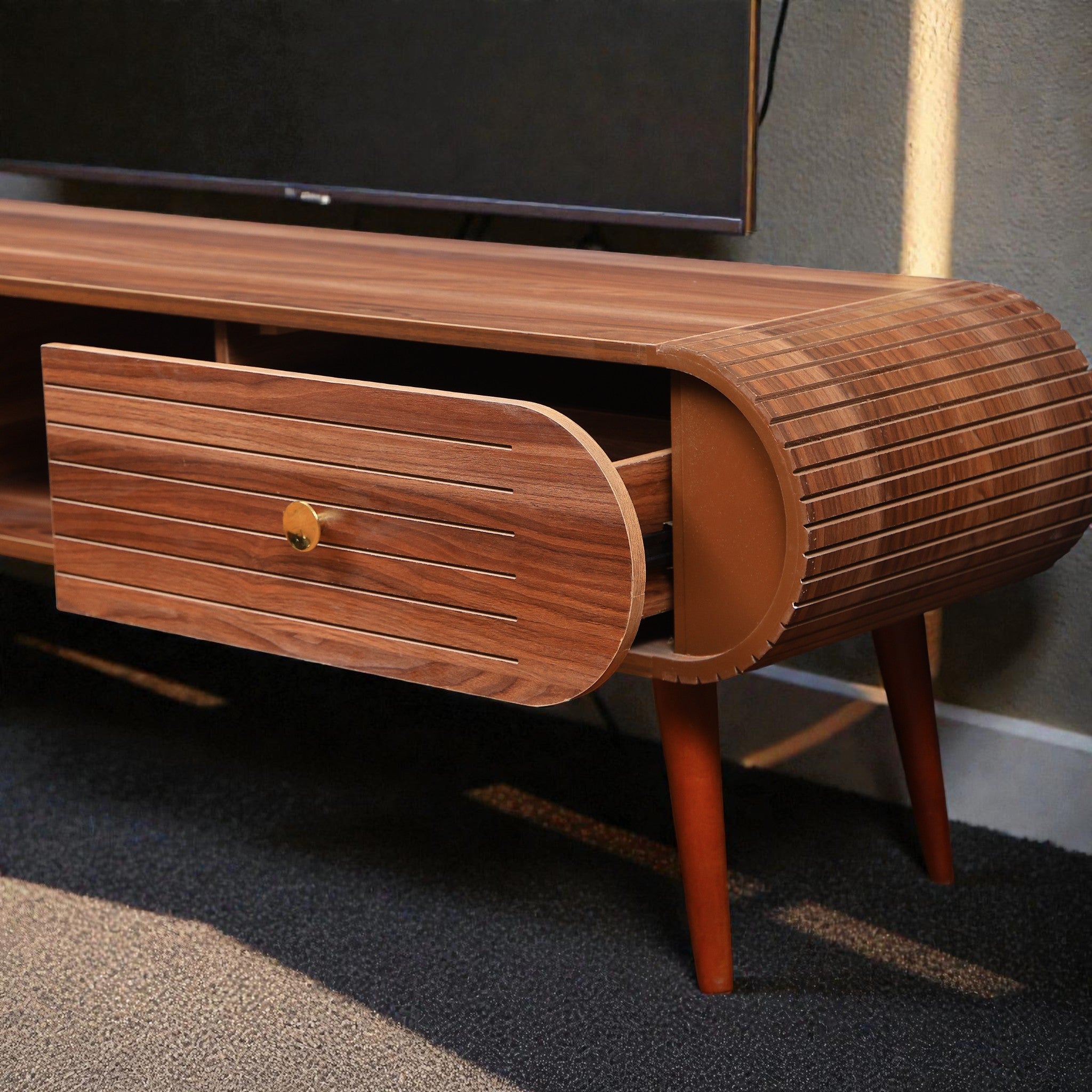 ترابيزة تليفزيون 206