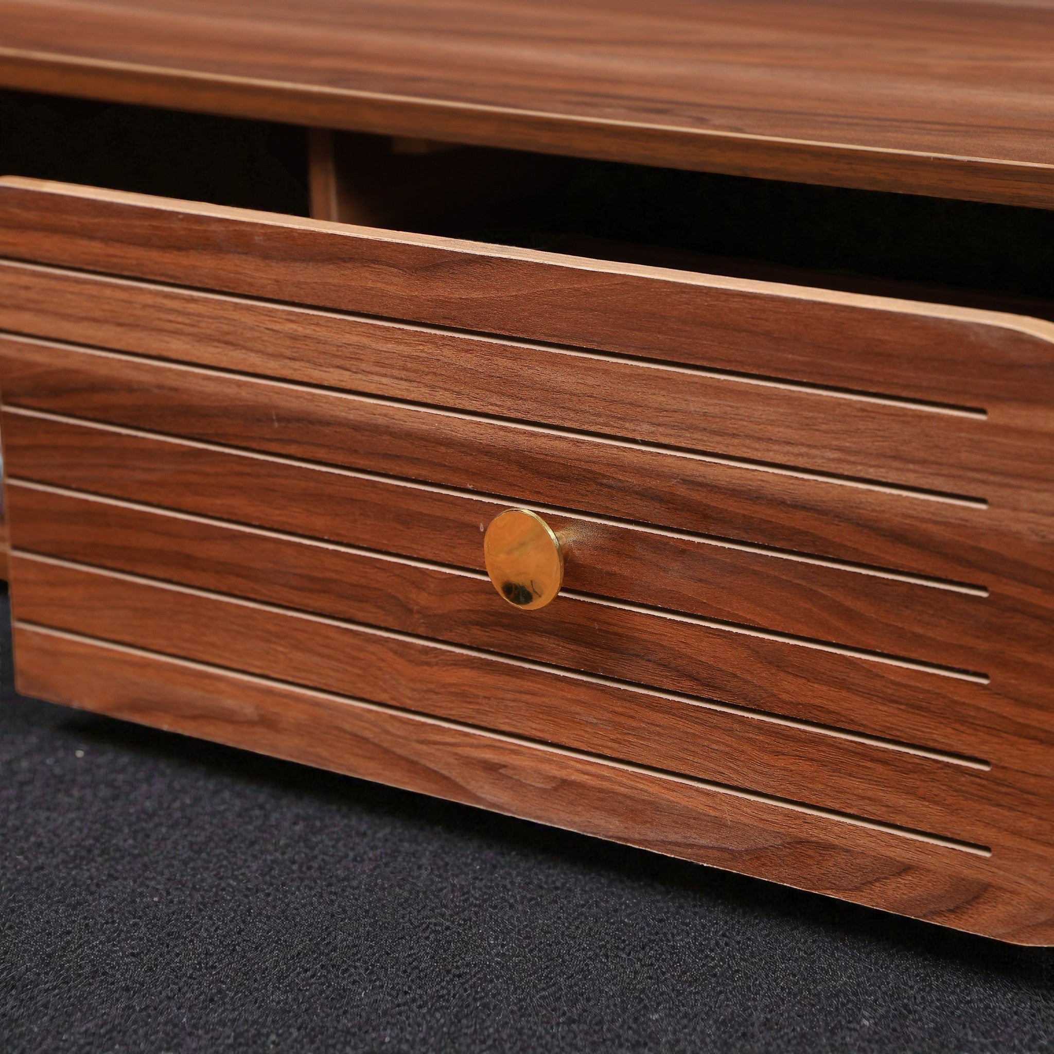 ترابيزة تليفزيون 206