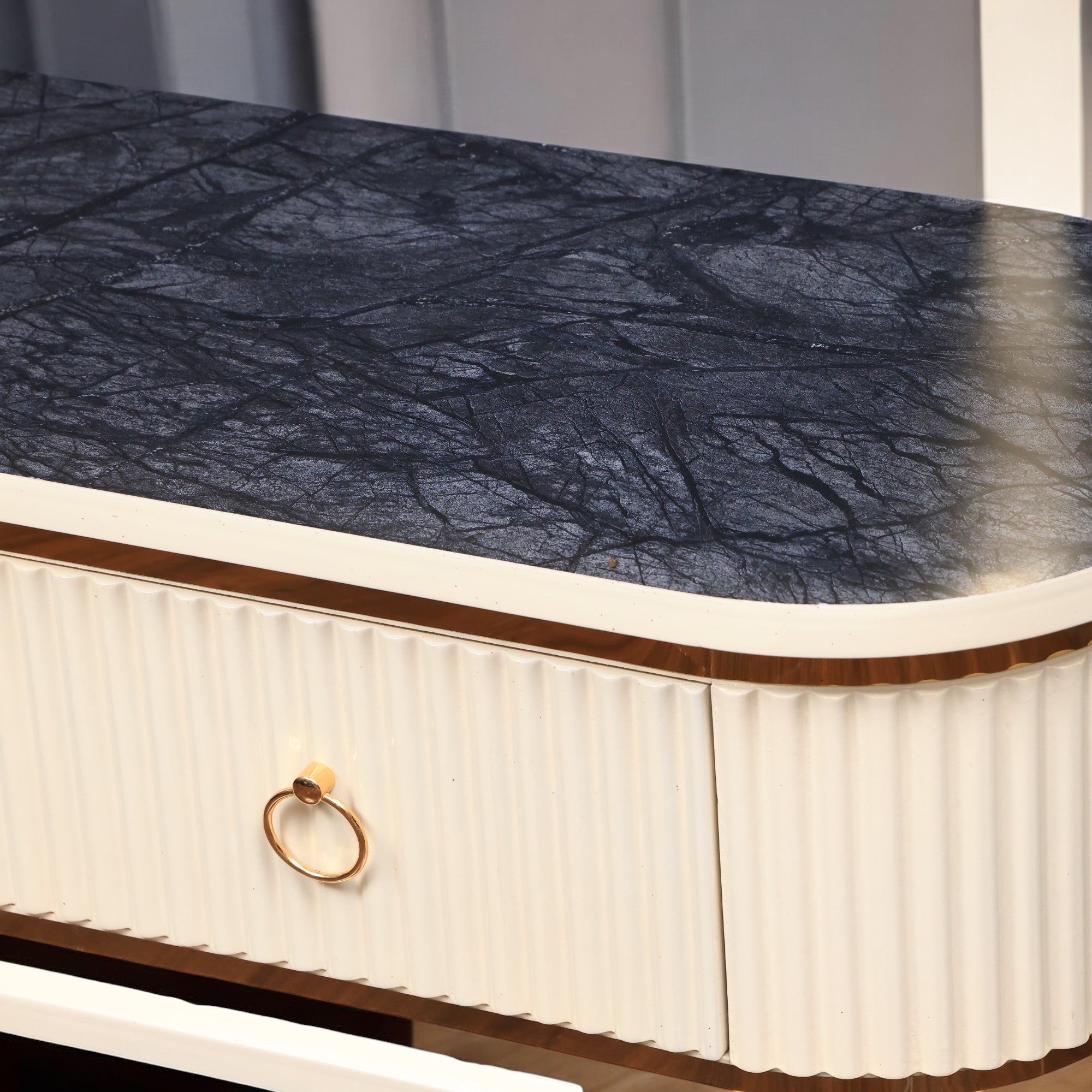 ترابيزة تليفزيون 178