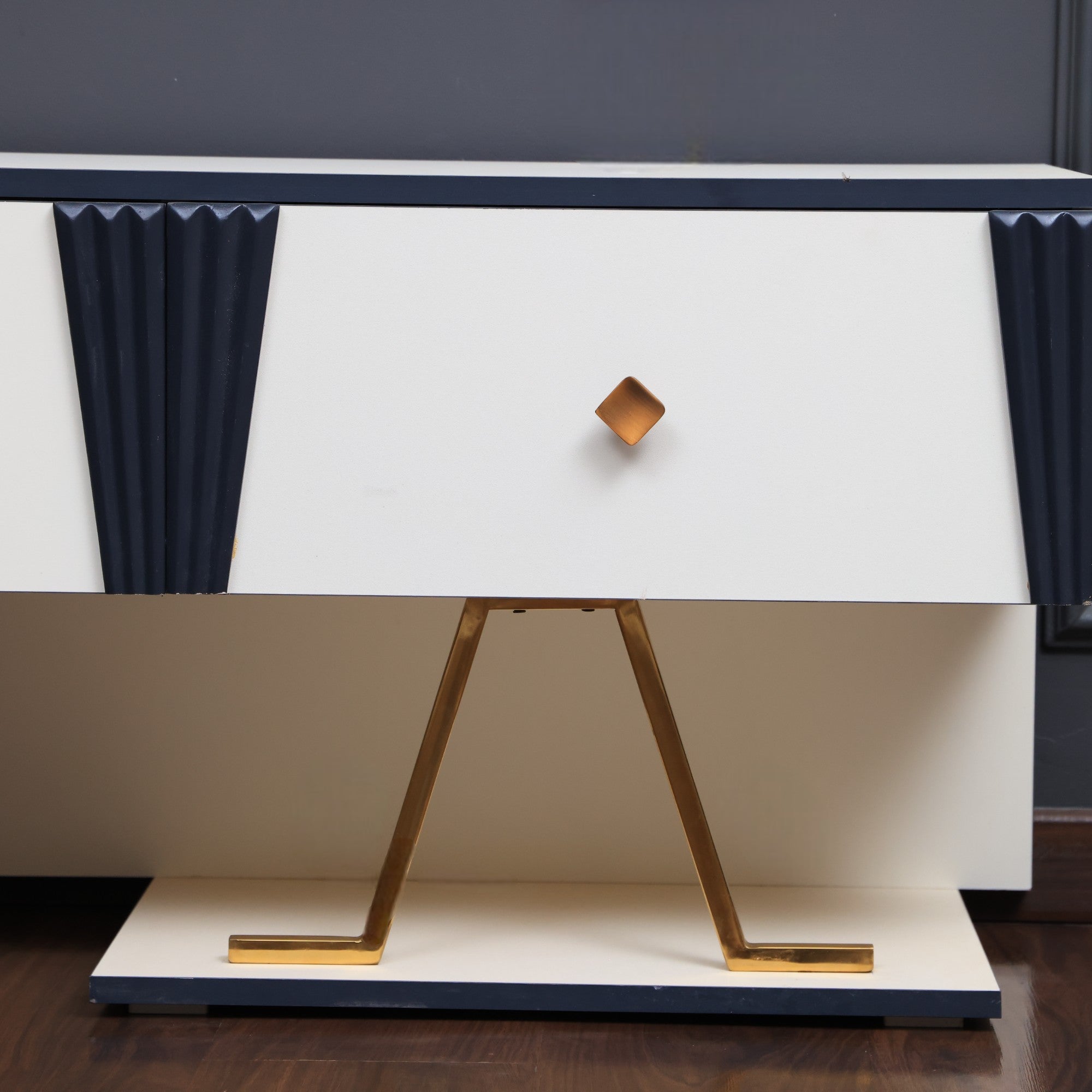 ترابيزة تليفزيون 163