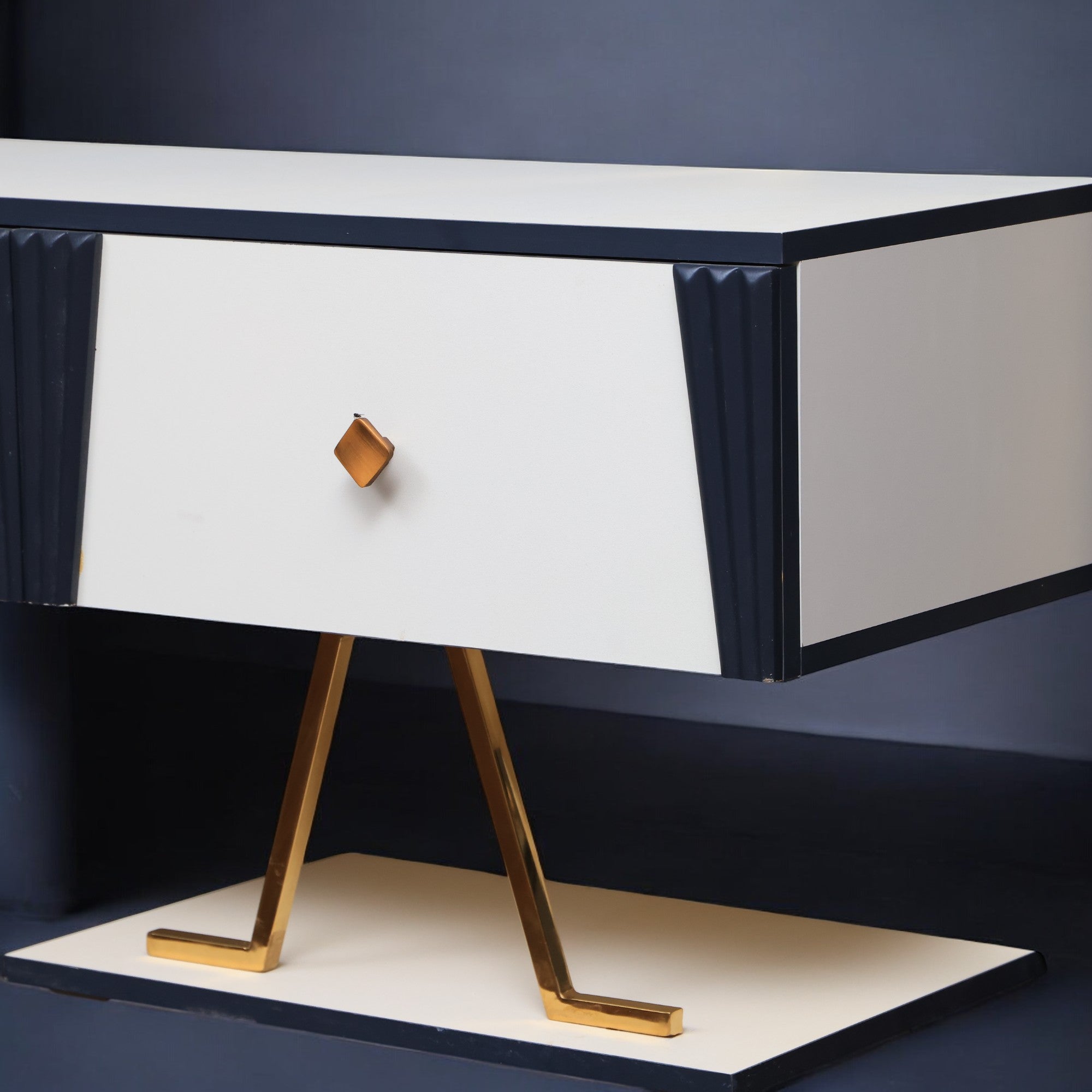 ترابيزة تليفزيون 163