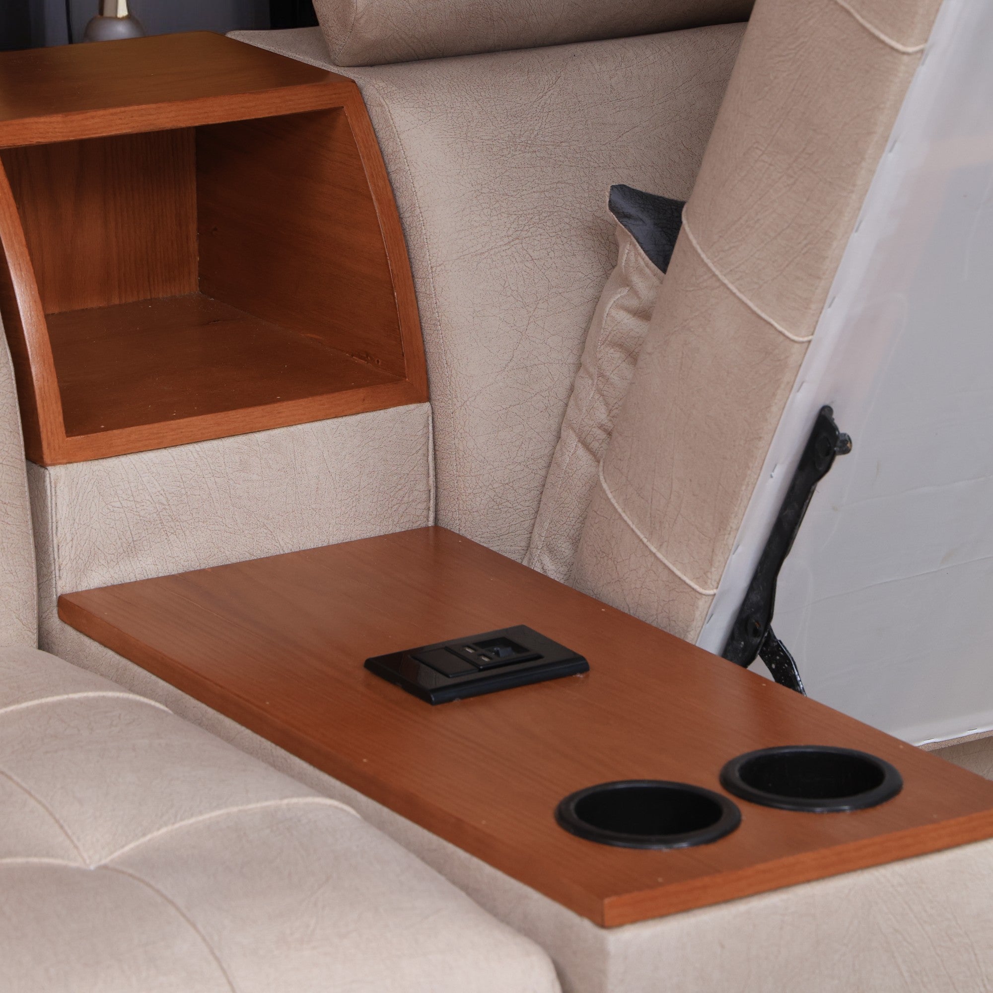 T221 ركنة سرير وسحارة