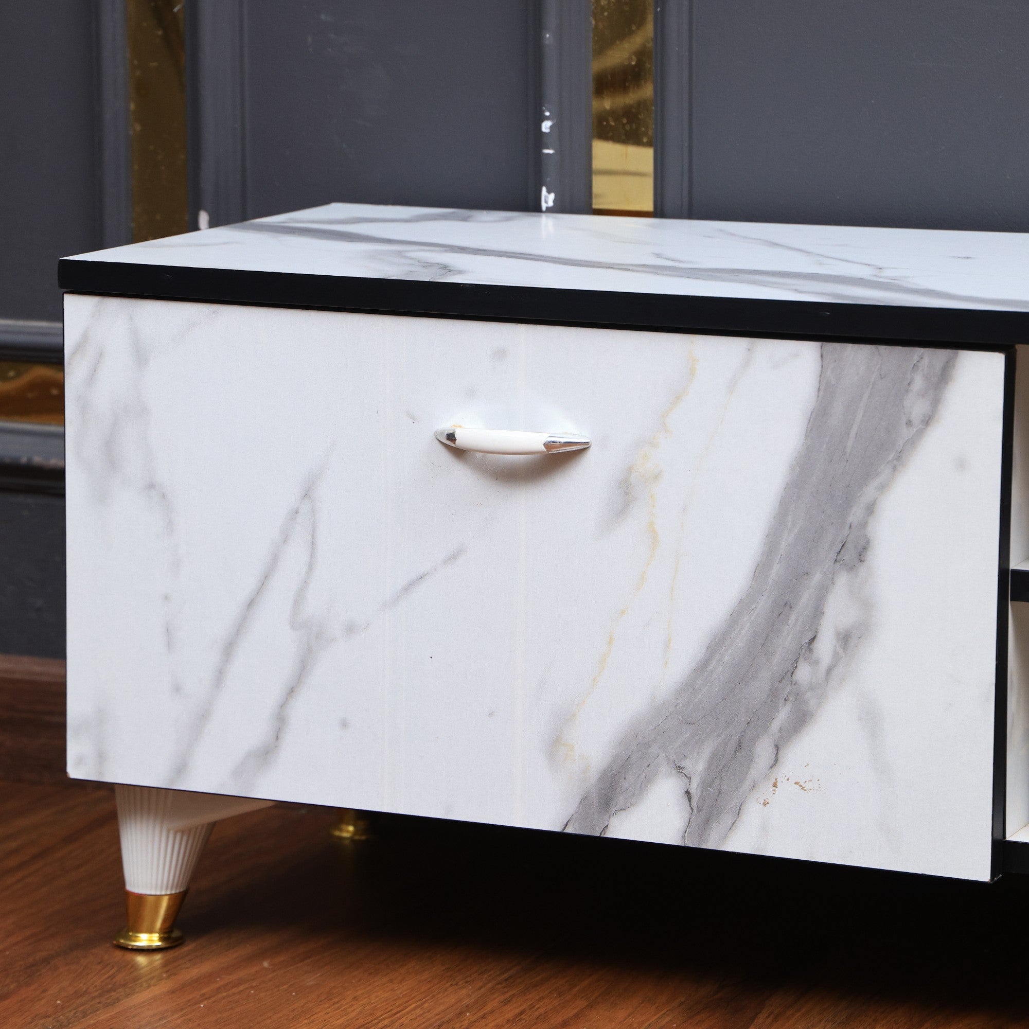 ترابيزة تليفزيون 190