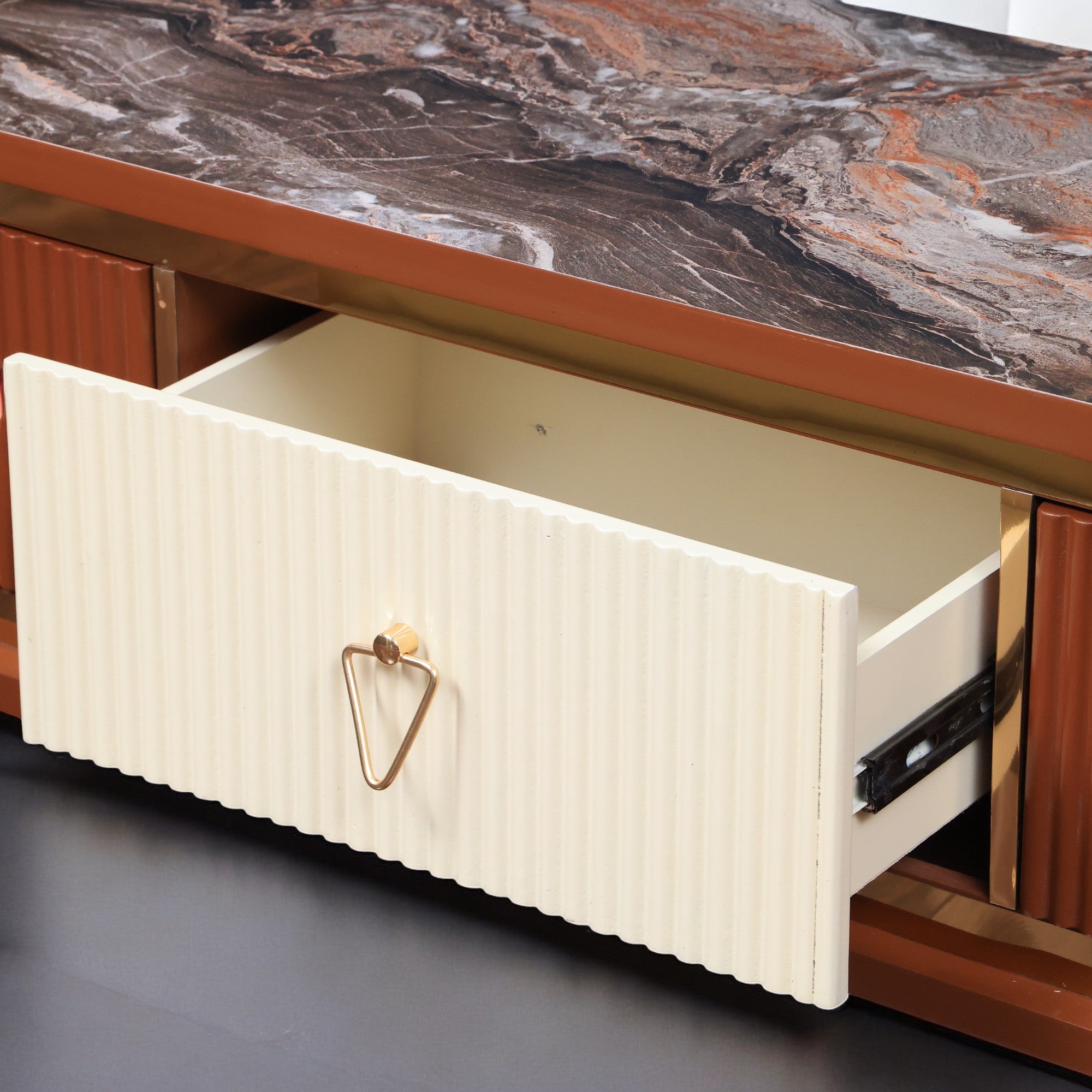 ترابيزة تليفزيون 165