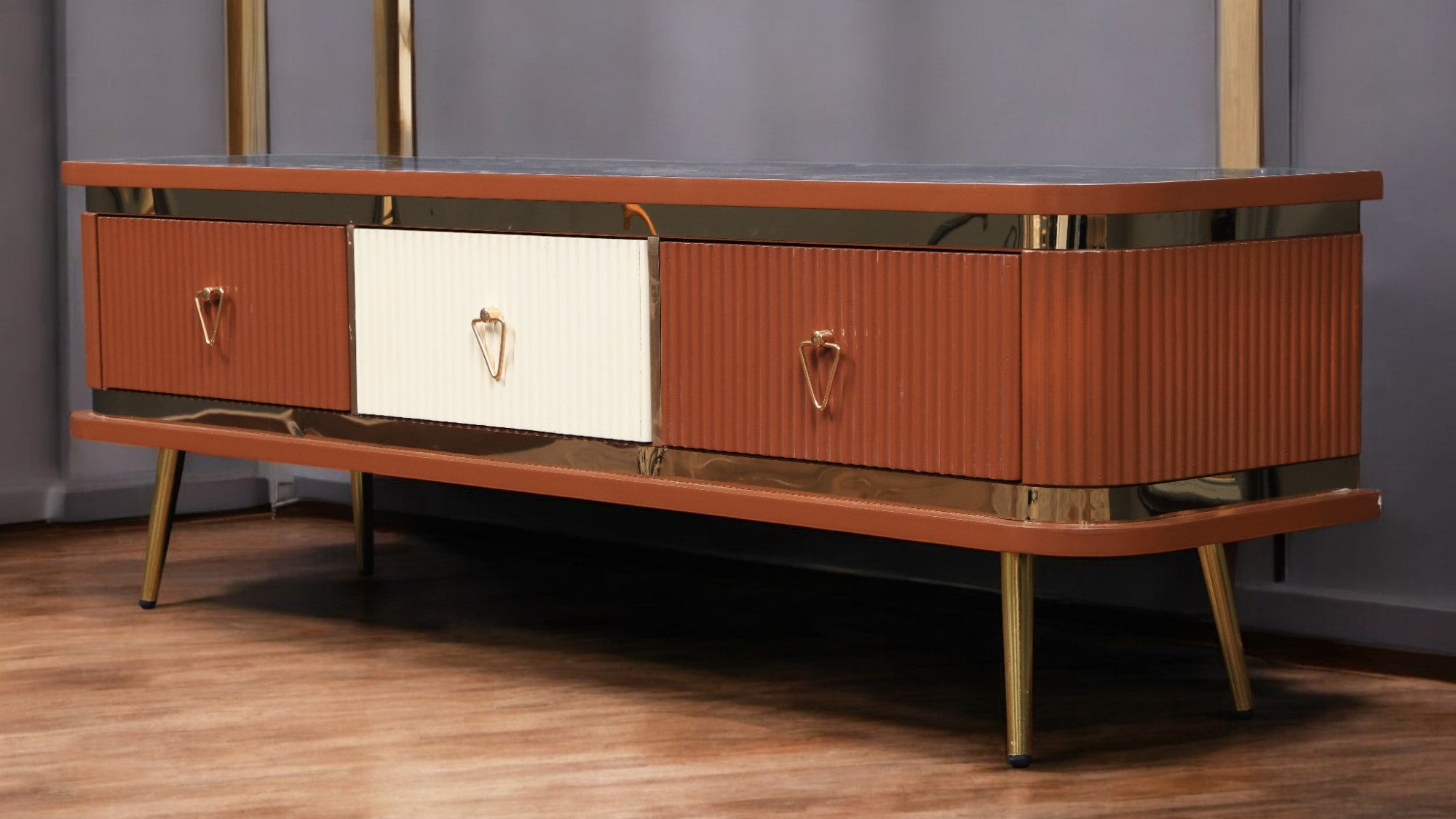 ترابيزة تليفزيون 165