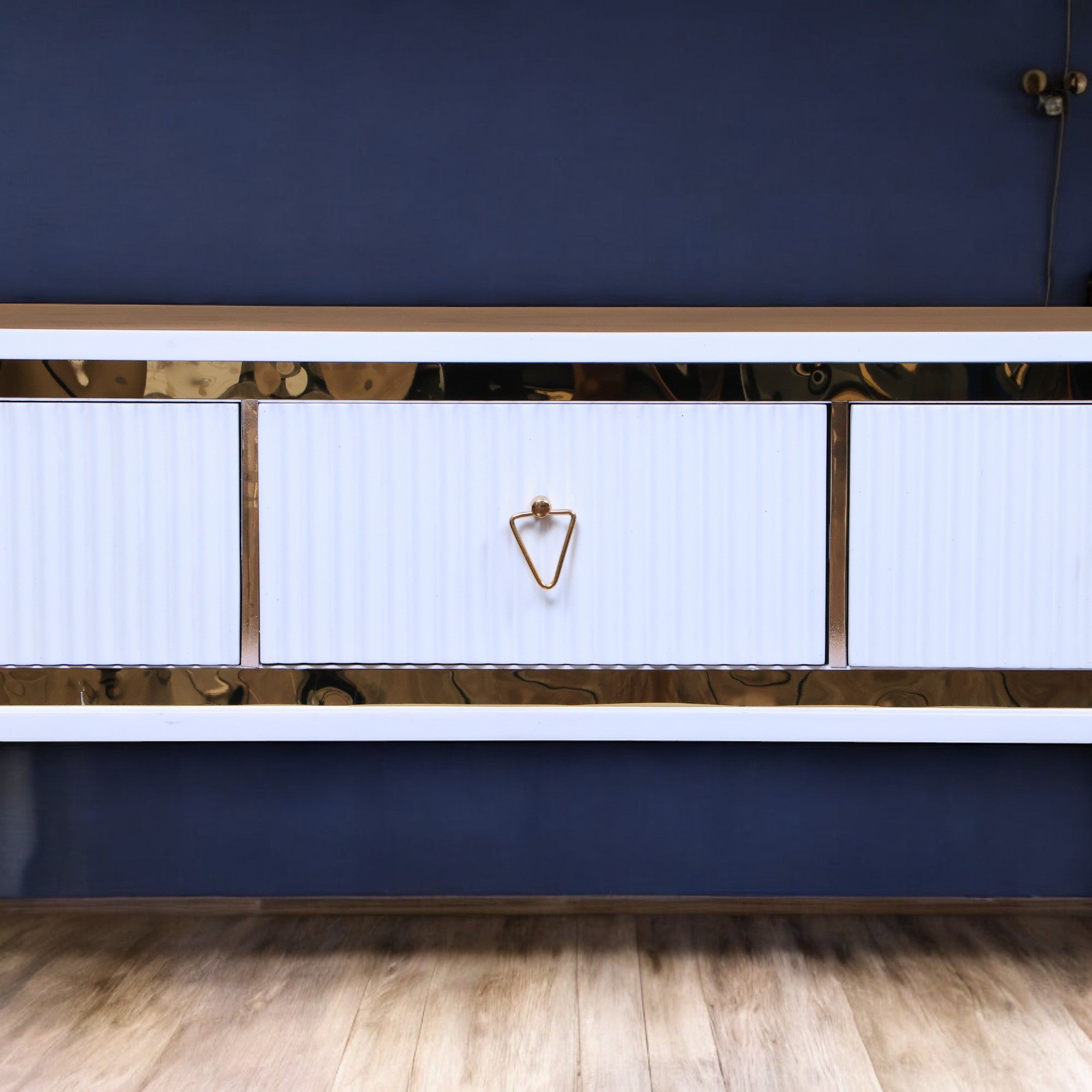 ترابيزة تليفزيون 166