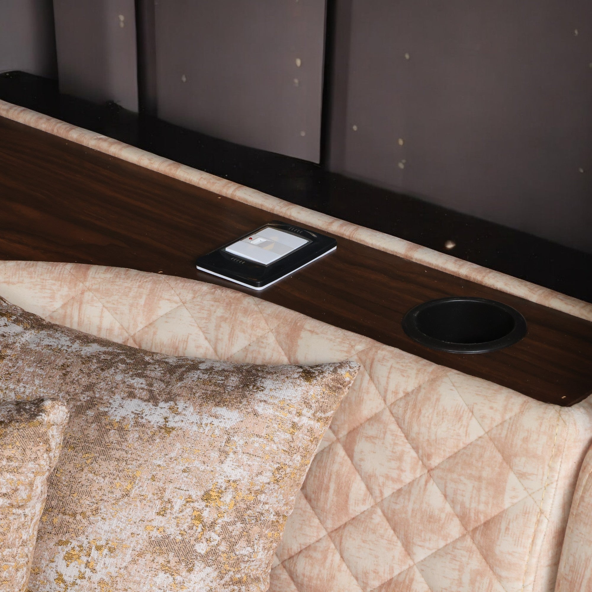 ركنة سرير وسحارة 215