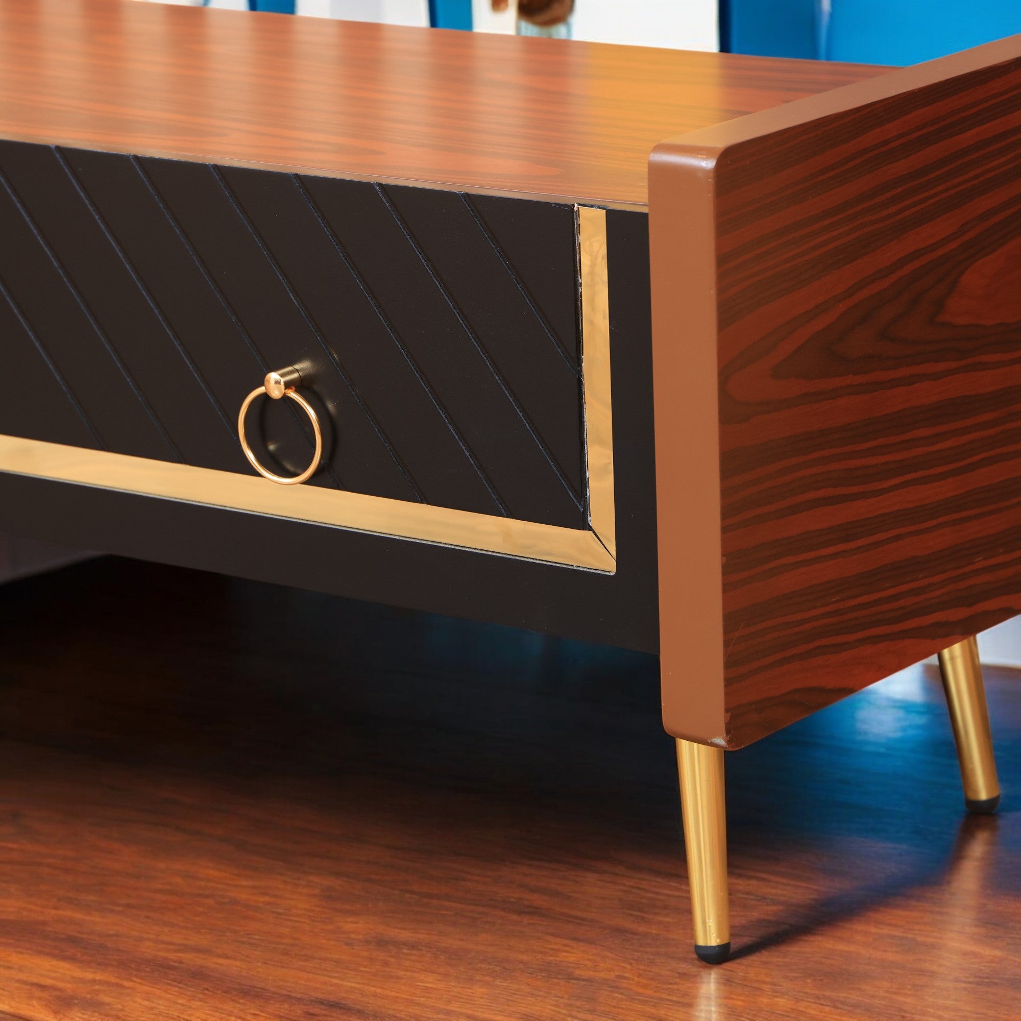 ترابيزة تليفزيون 158