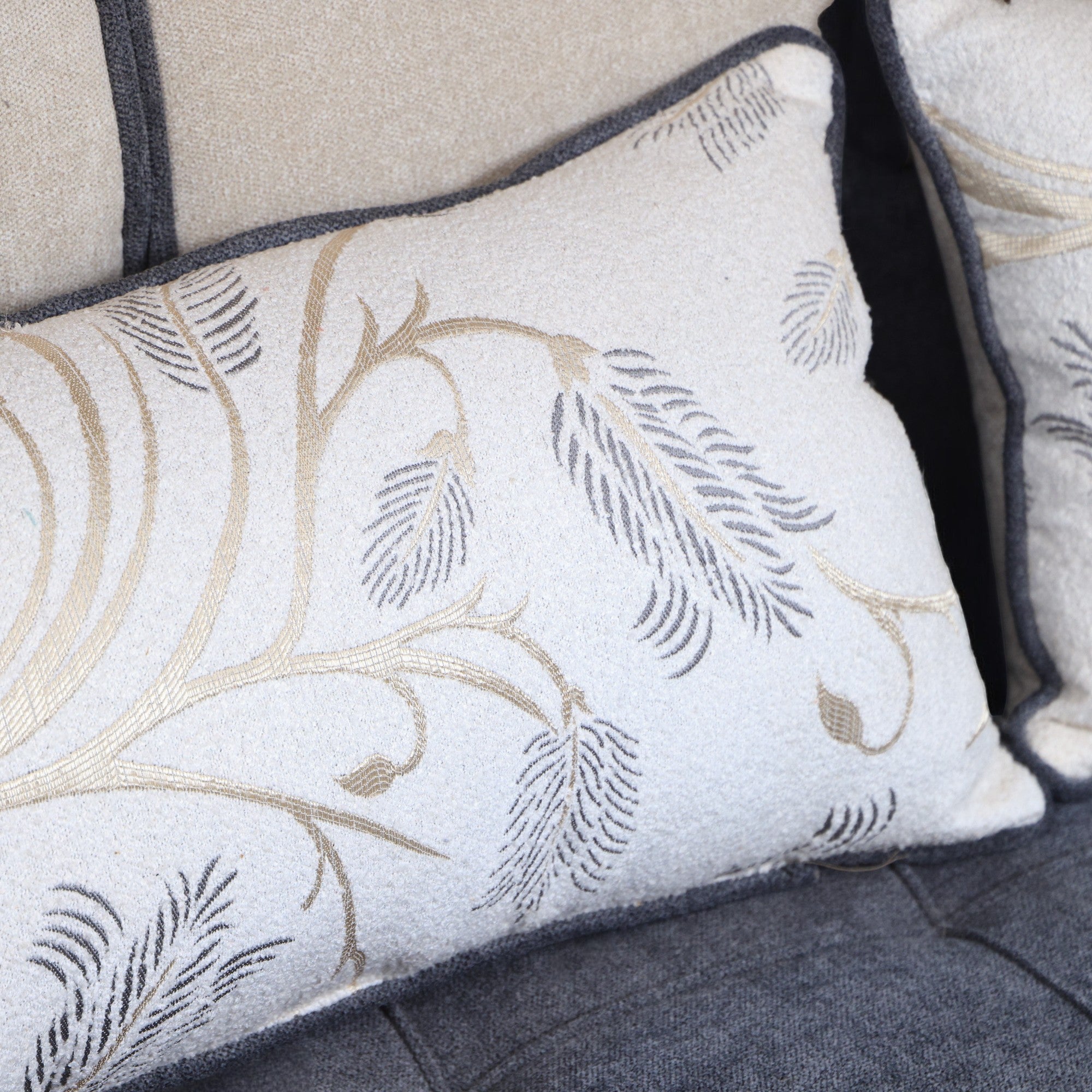 ركنة سرير وسحارة 317