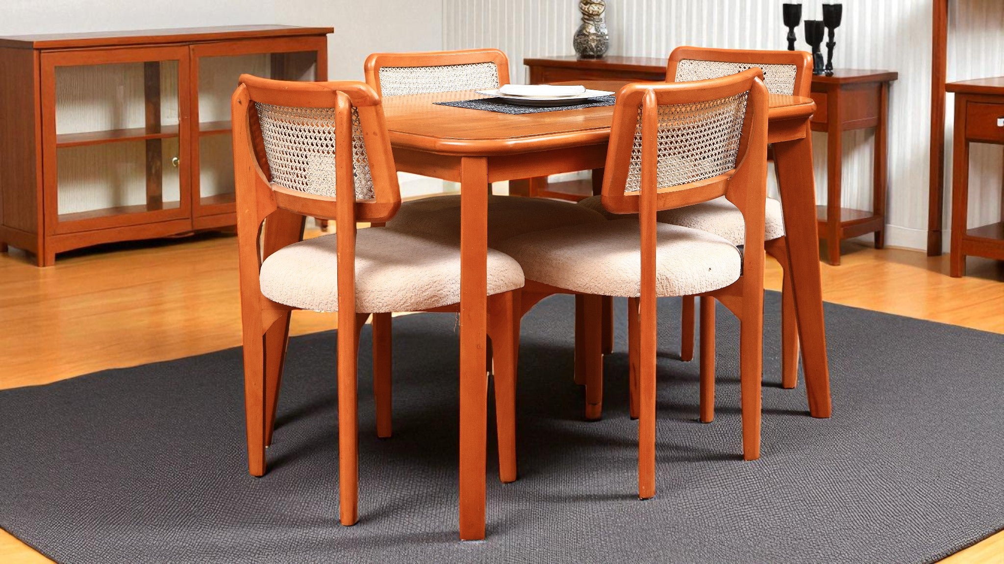 ترابيزة سفرة 558