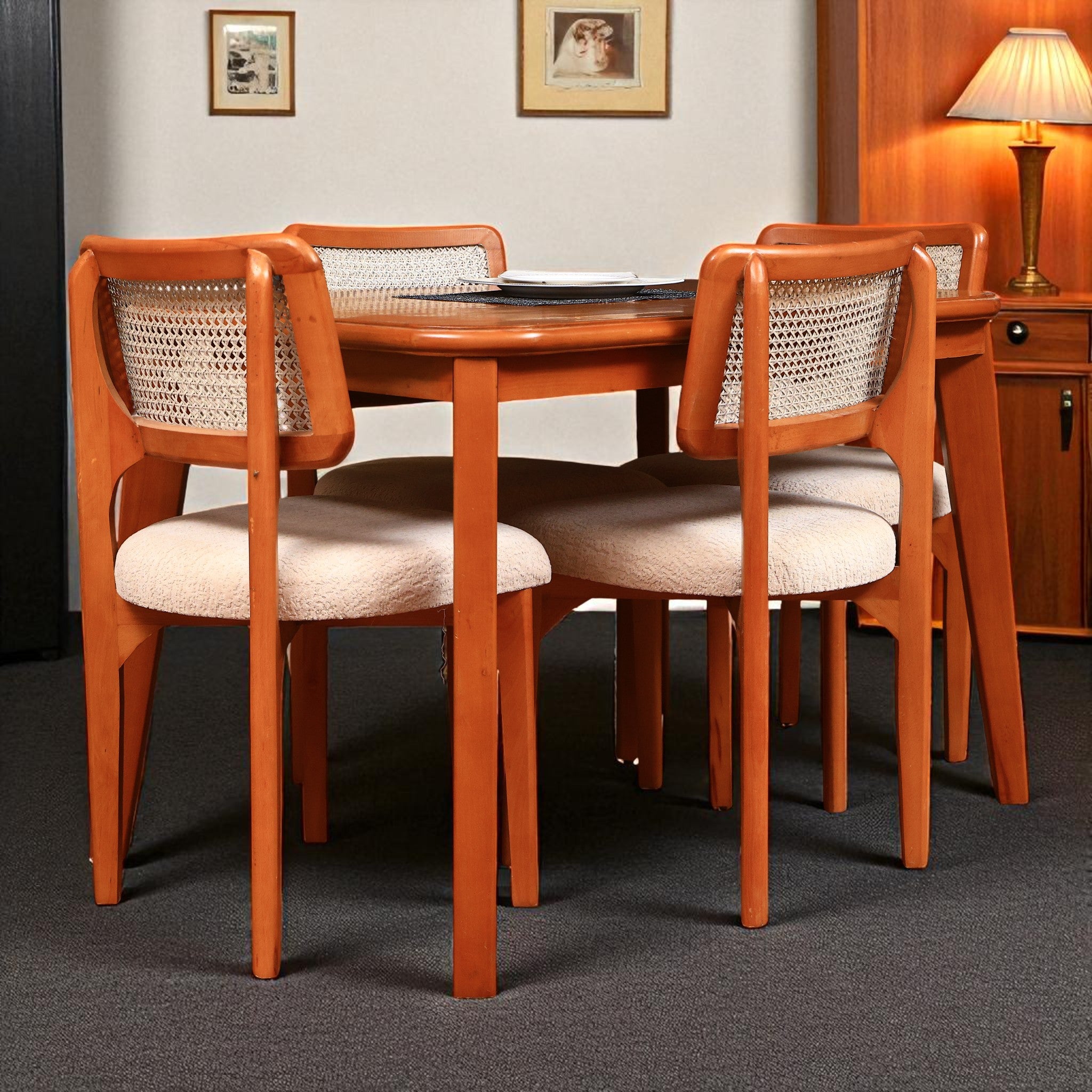 ترابيزة سفرة 558