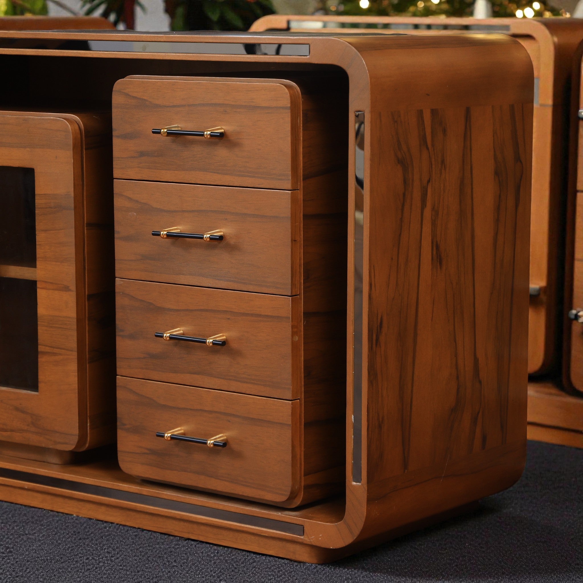 غرفة سفرة 666