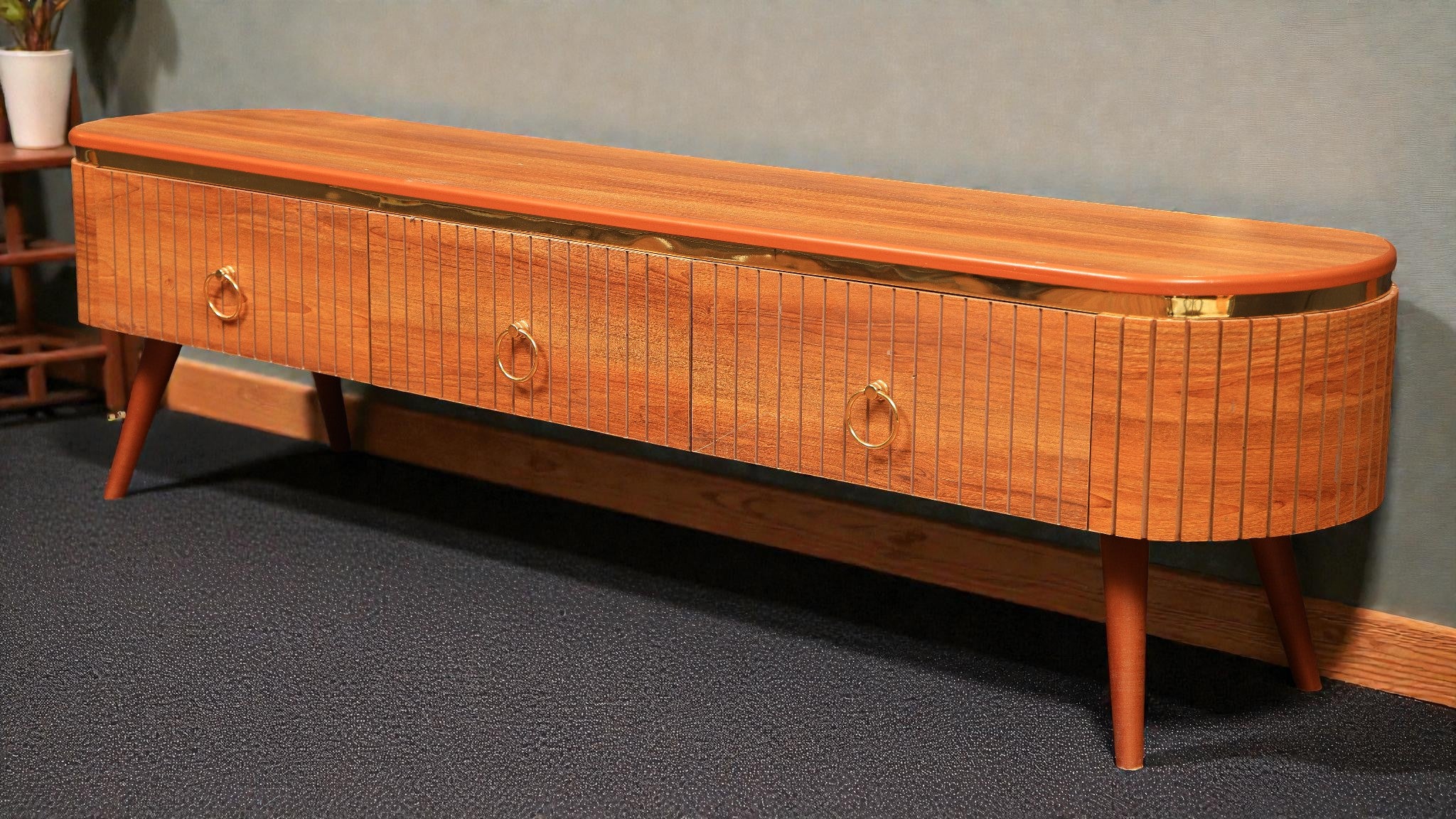 ترابيزة تليفزيون 204