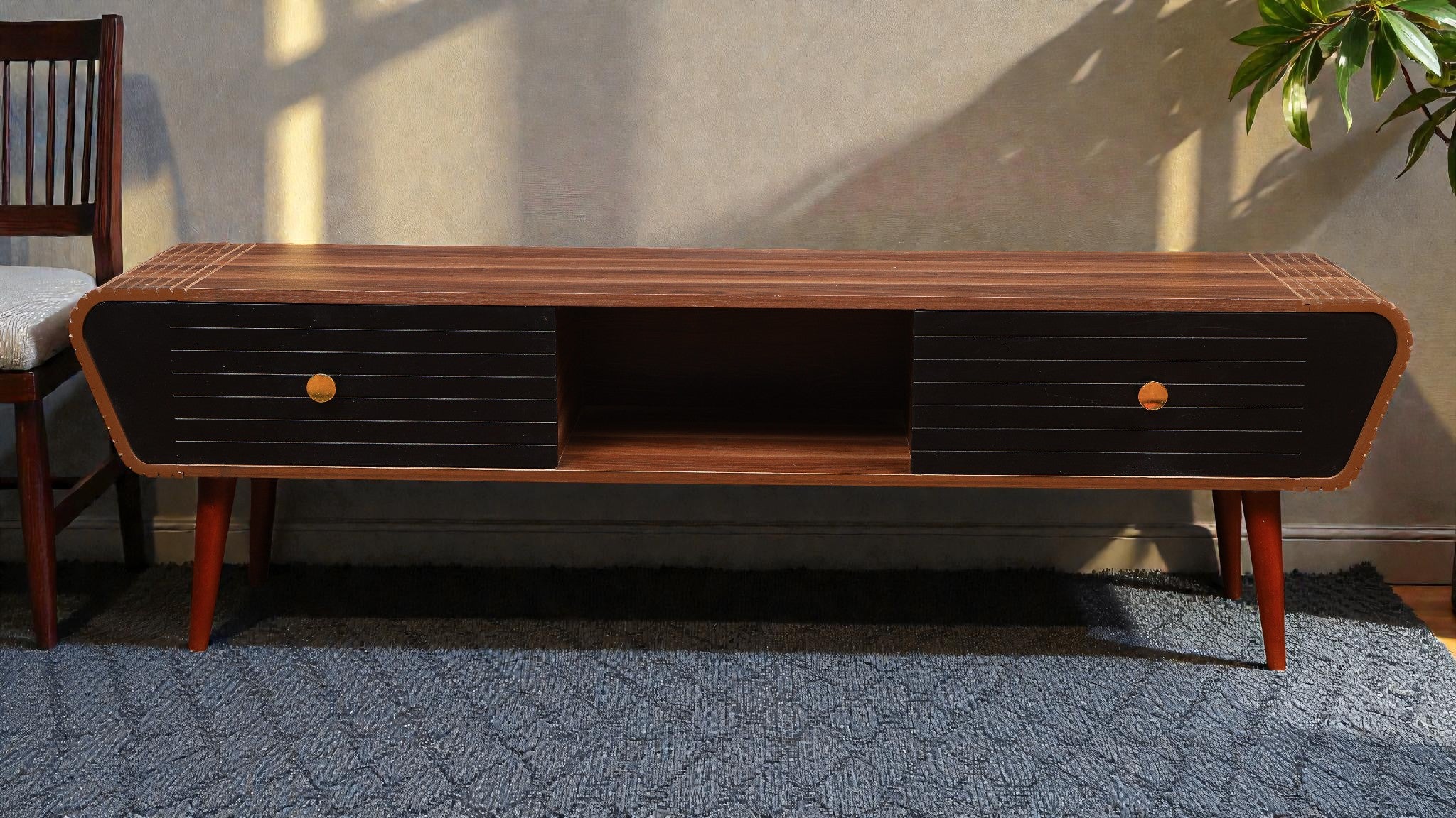 ترابيزة تليفزيون 205