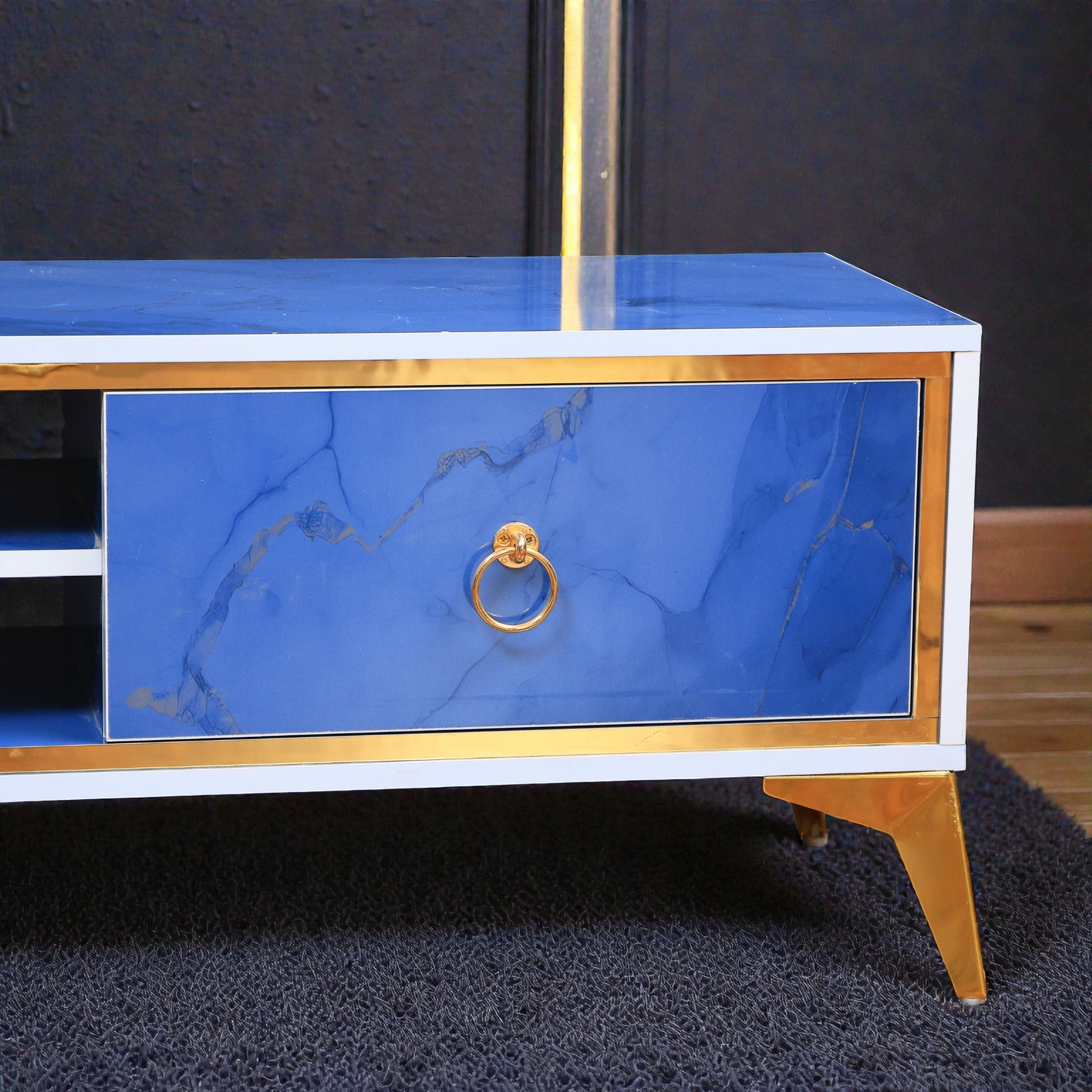 ترابيزة تليفزيون 203